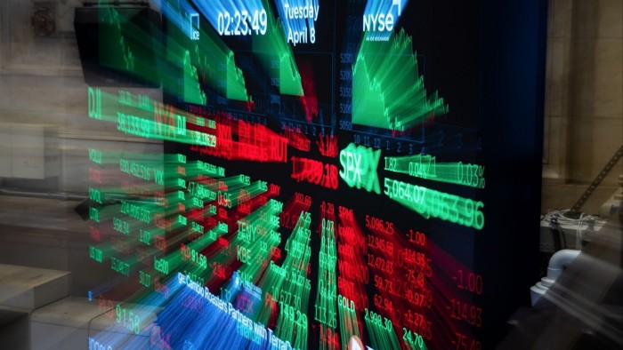 البنوك الصغيرة إحياء الوقود في صفقات الفضاء الفارغة