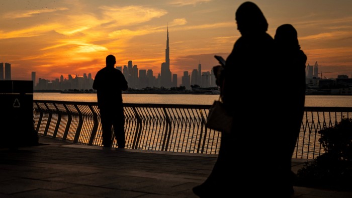 الولايات المتحدة تفتح استثمارات أجنبية “مسار سريع” قبل رحلة دونالد ترامب جولف