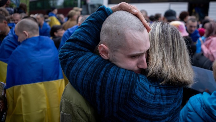 تبدأ أوكرانيا وروسيا أكبر مبادلة سجناء في الحرب