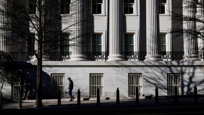 ينتقل المستثمرون عن سوق السندات الأمريكية على المخاوف من سياسات دونالد ترامب