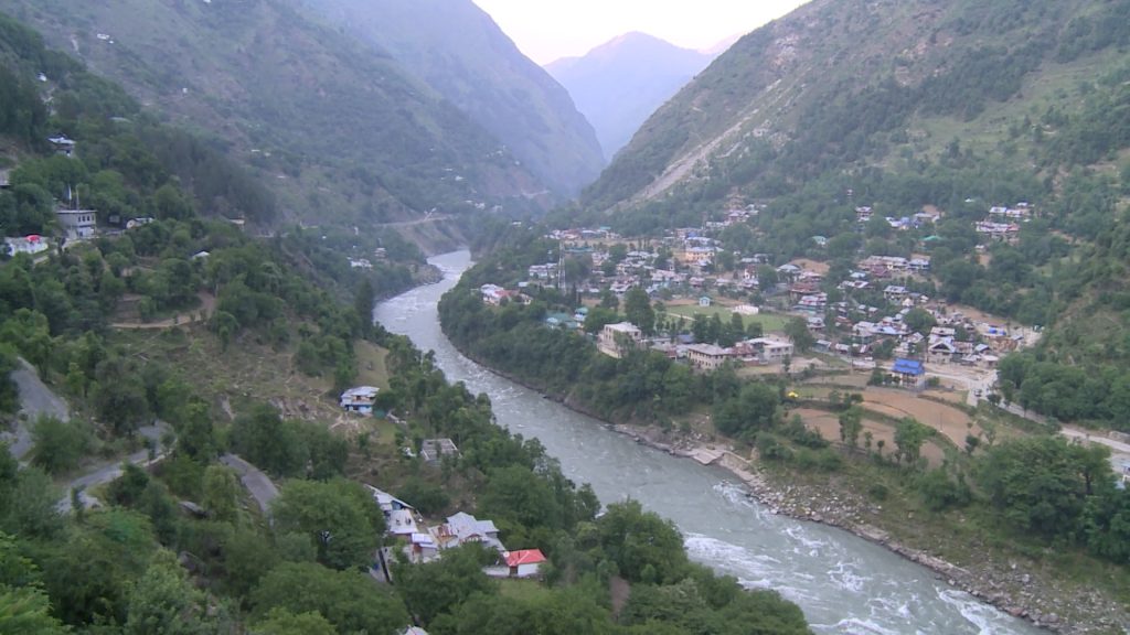 وادي نيلم في كشمير.. جنة حولتها الهند لجحيم