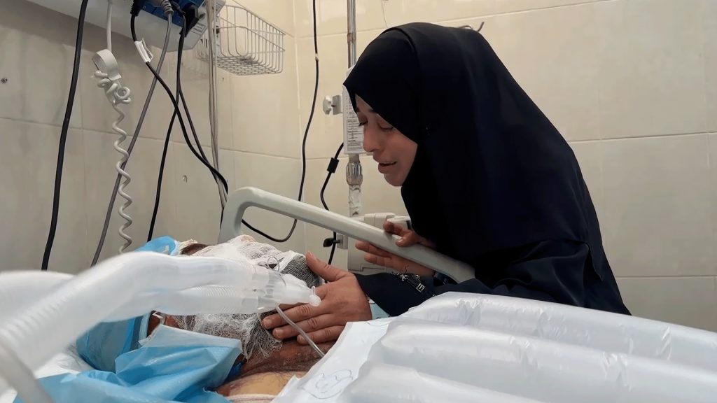 طبيبة تفجع بوصول جثث 9 من أطفالها إلى المستشفى في غزة