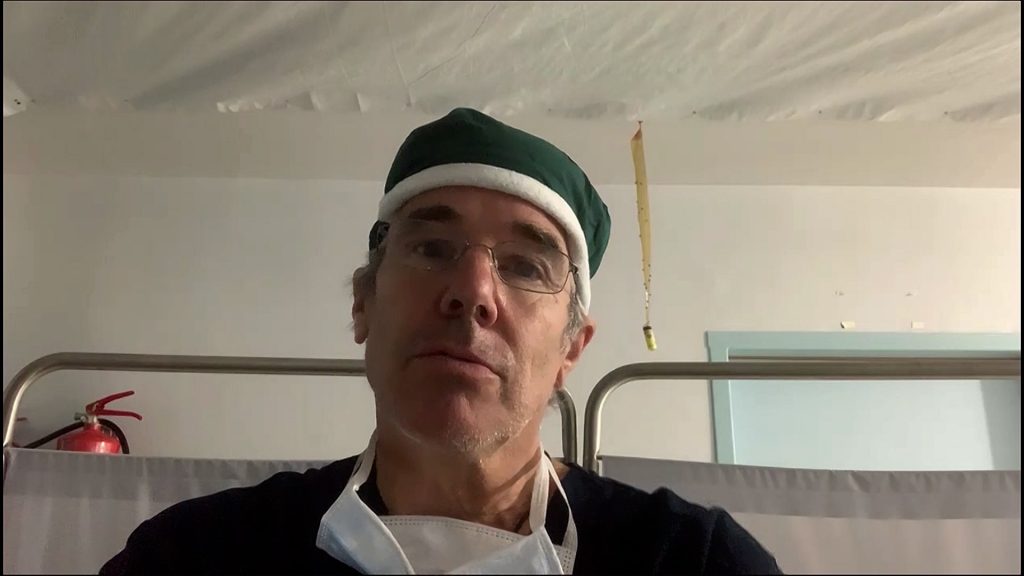 جراح بريطاني متطوع بغزة: الوضع مريع وكارثي ولا نستطيع علاج الجرحى