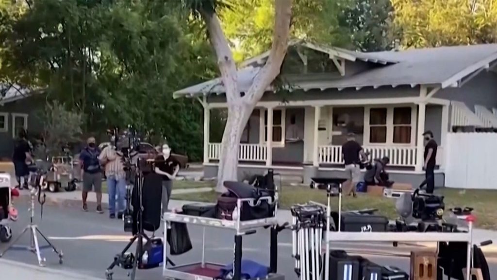 ترامب يفرض رسوما جمركية بنسبة 100% على صناعة الأفلام السينمائية