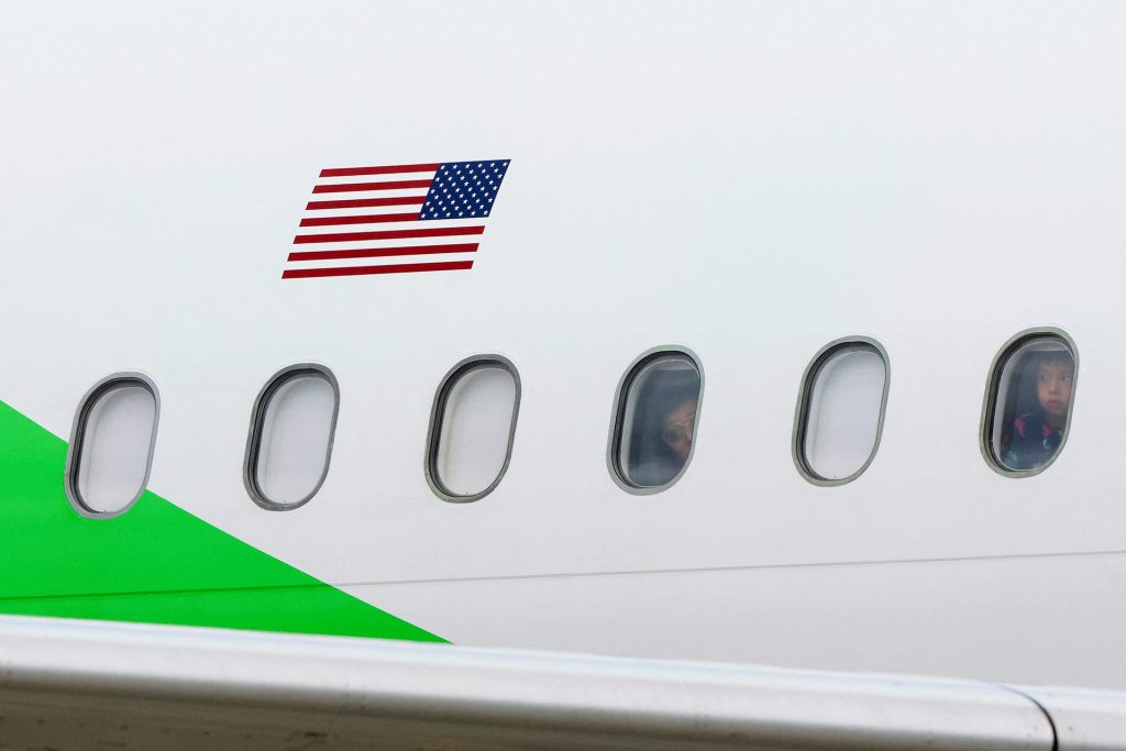 رايتس ووتش: أميركا تحتجز المرحلين إلى كوستاريكا في ظروف قاسية