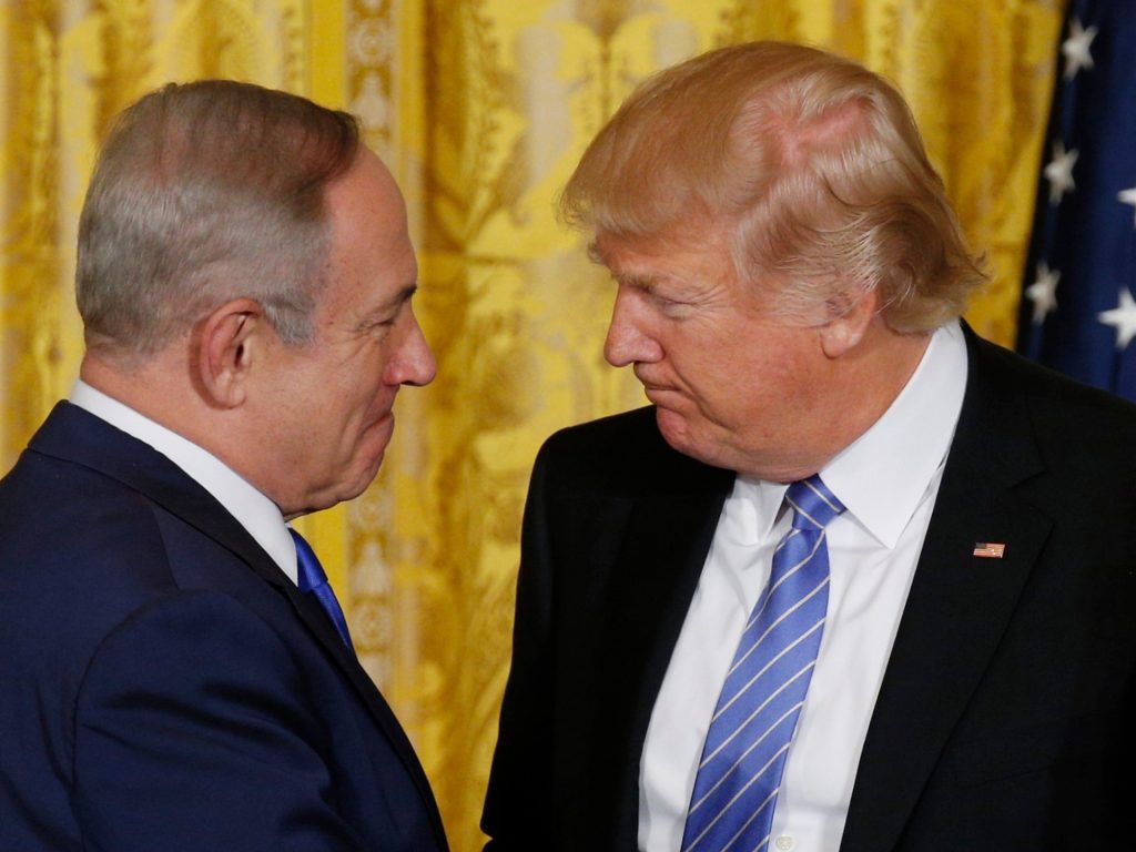 معاريف: عقوبات أوروبا وموقف ترامب يقلبان الساعة الرملية لحرب غزة