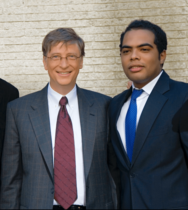 البروفيسور والباحث المغربي أنس باري