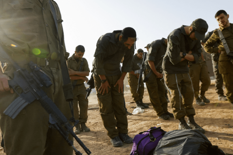 الطائفة اليهودية الحريدية معروف عنها تجنُّب دخول الجيش ورفض الخدمة العسكرية أو تأجيلها على الأقل. (رويترز)