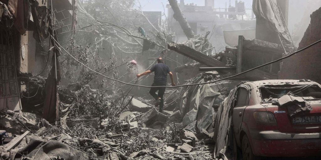 Live ، War in Gaza: ما لا يقل عن 22 شخصًا قتيلاً في حريق إسرائيلي بالقرب من مركز للمساعدة غرب رفه ، يعلنون الدفاع المدني