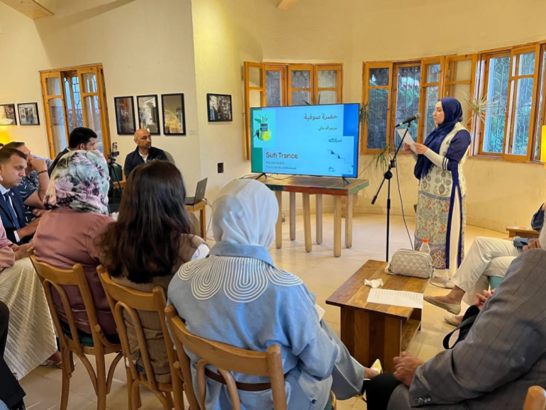 تضمن الملف نصوص أدبية لعشرة كتاب - الجزيرة نت_