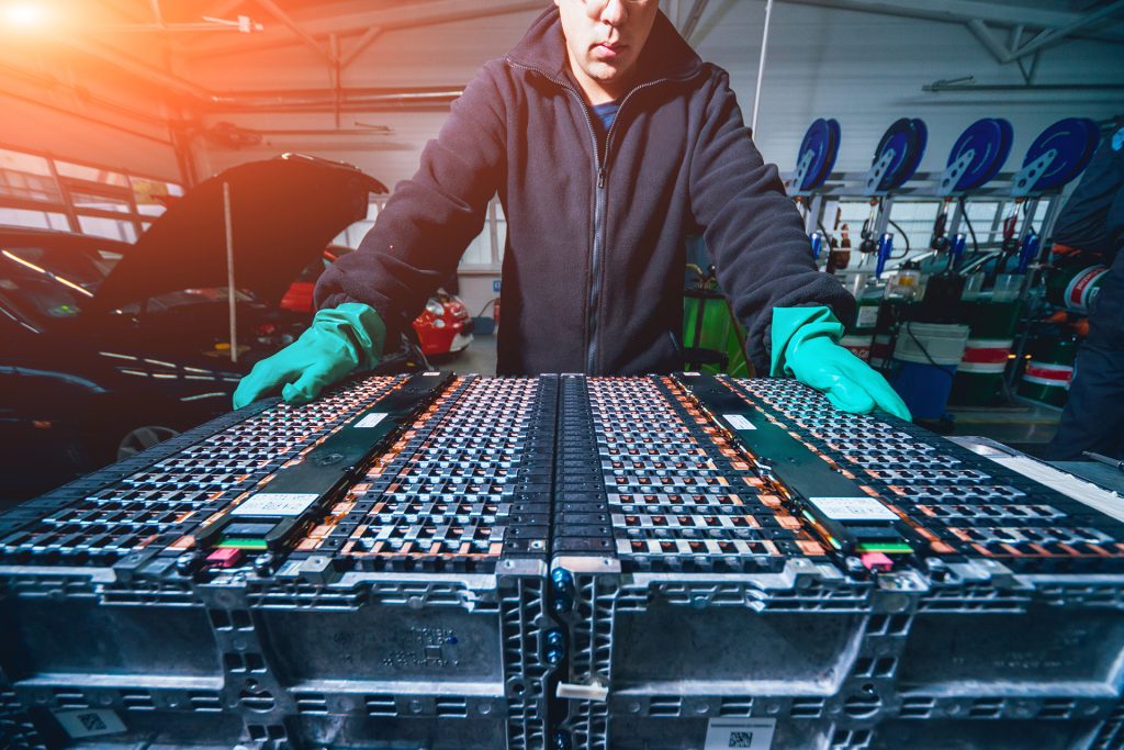 علماء يبتكرون بطاريات “تتنفس” ثاني أكسيد الكربون