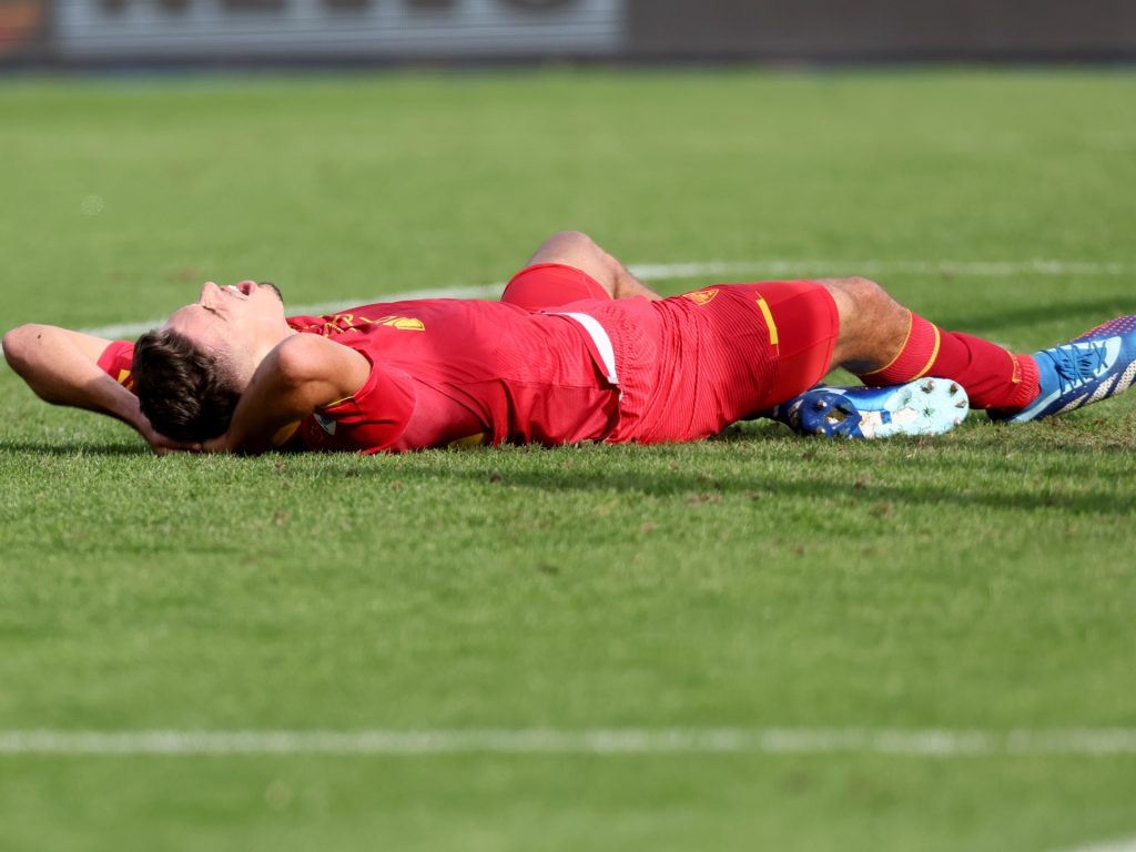 حالة طبية نادرة تجبر لاعب سابق لبرشلونة على الاعتزال بسن 23 عاما