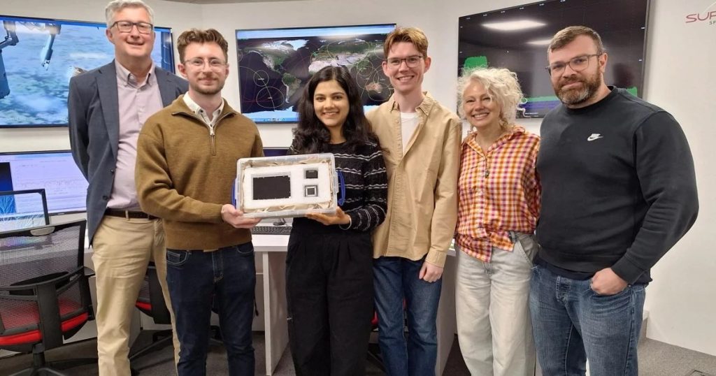 بأسود مادة عرفها الإنسان.. قمر صناعي يواجه التلوث الضوئي بالفضاء