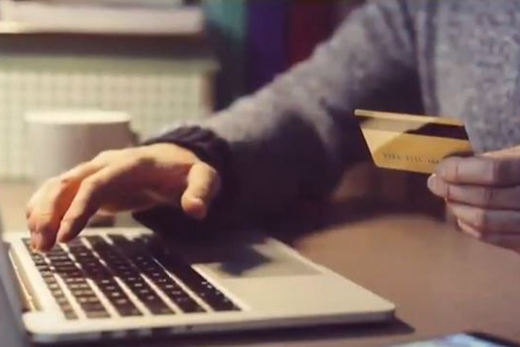 تجربة مثيرة للتسوق.. الذكاء الاصطناعي يختار لك أفضل السلع ويدفع الثمن نيابة عنك