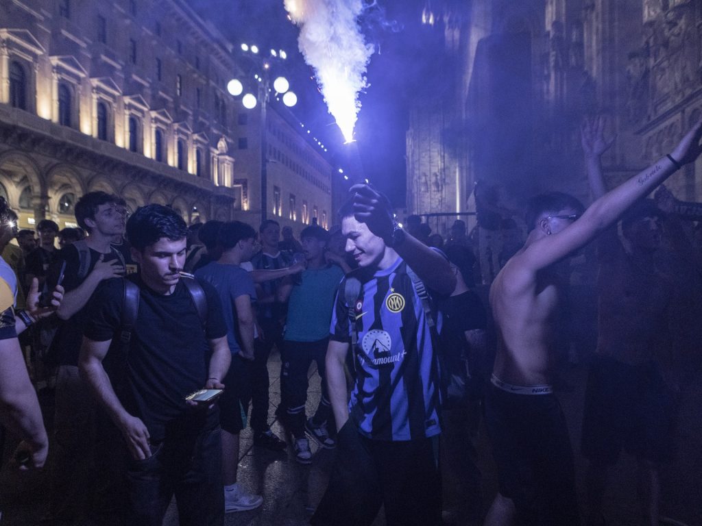 سجن “مليشيا خاصة” من مشجعي ميلان وإنتر بتهمة الارتباط بالمافيا