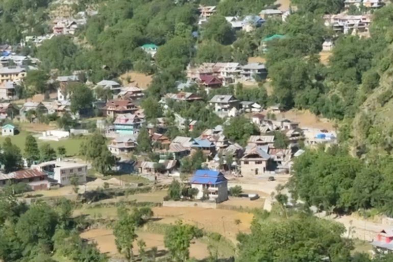 **داخلية** كشمير الهندية التقطت من خط السيطرة من الجهة الباكستانية