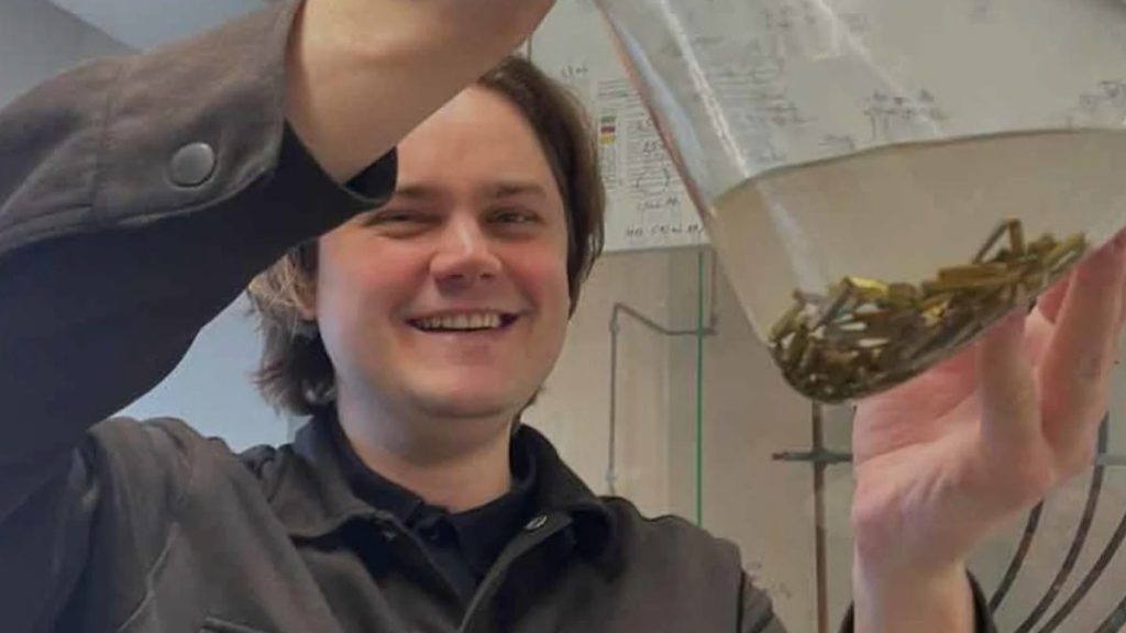 علماء يجدون طريقة لاستخراج الفضة باستخدام “زيت الطهو”