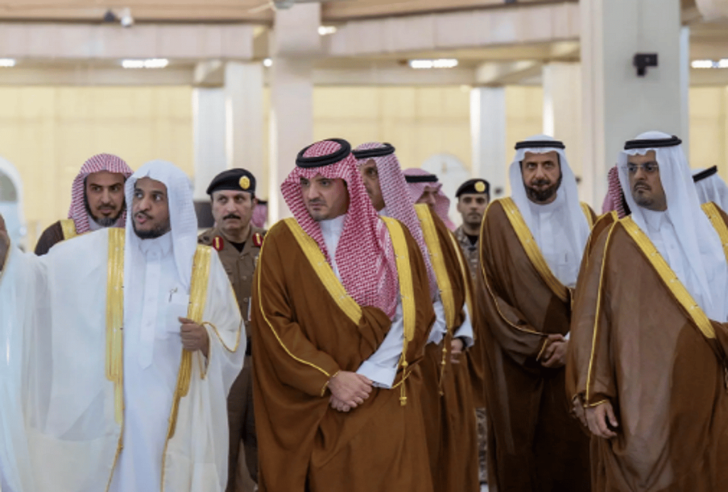 الأمير عبدالعزيز بن سعود يتفقد عددًا من المشروعات التطويرية في المشاعر المقدسة