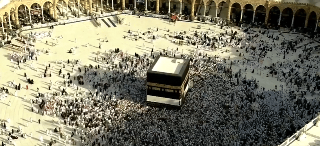 انتظام حركة ضيوف الرحمن في صحن المطاف