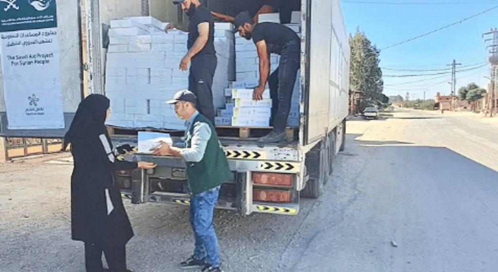 مركز الملك سلمان للإغاثة يوزّع 3.211 كرتون تمر في محافظة ريف دمشق