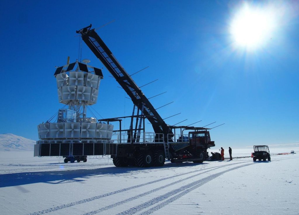 رصد إشارات راديوية غامضة وغير مفهومة في قارة أنتاركتيكا