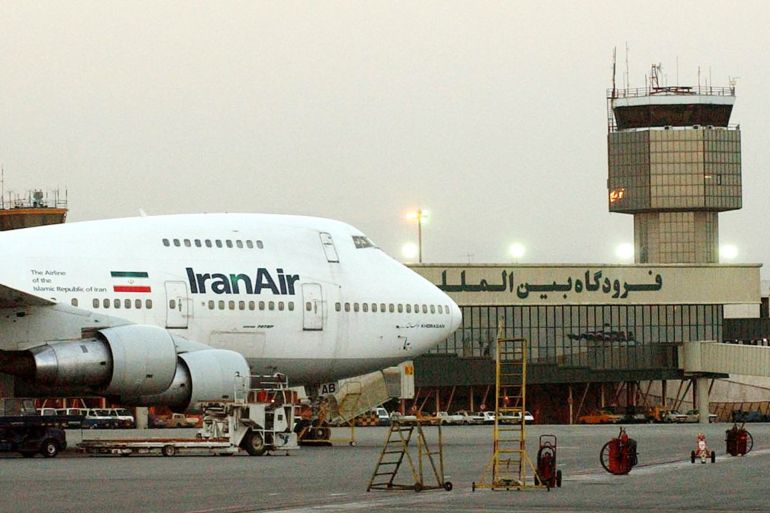 ارشيف FILE - In this June 2003 file photo a Boeing 747 of Iran's national airline is parked at Mehrabad International airport in Tehran, Iran. U.S. plane maker Boeing Co. still faces hurdles. "There are many steps that need to be taken should we decide to sell airplanes to Iran's airlines. For now, we continue to assess the situation," said Boeing spokesman Marc Sklar. In 2014, Boeing received a U.S. Treasury license to export to Iran spare parts needed to keep Iran's older Boeing planes safe. (AP Photo/Hasan Sarbakhshian, file)