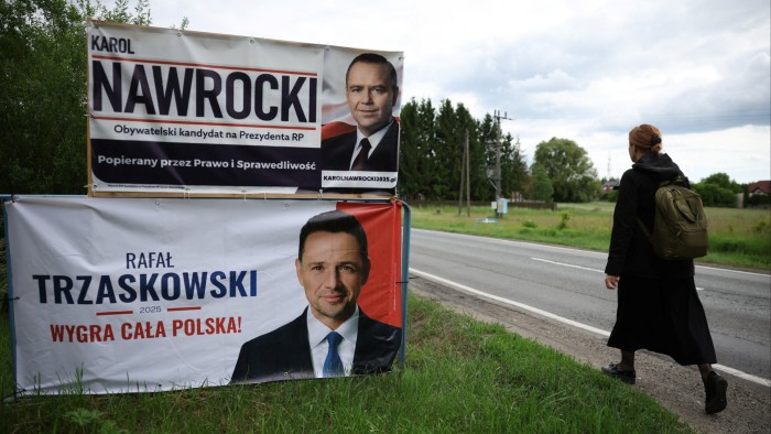 تصوت بولندا في الانتخابات الرئاسية الضيقة