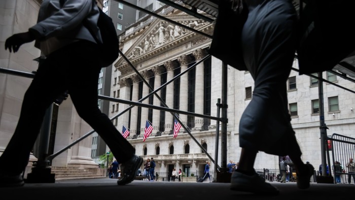 هل أصبحت الأسهم الخاصة فخًا بالمال؟