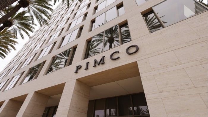 يراهن Pimco على الديون اليابانية طويلة الأجل في سوق “خلع”
