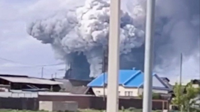 تتبادل أوكرانيا وروسيا ضربات جوية هائلة قبل محادثات السلام