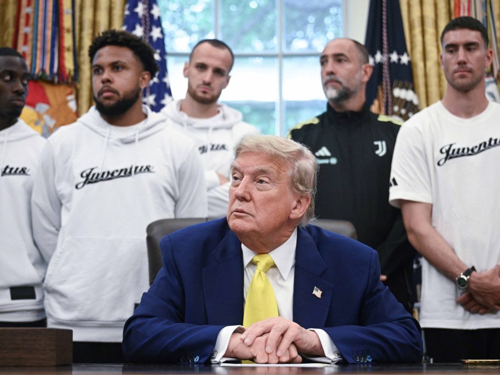 شاهد.. ترامب للاعبي يوفنتوس: هل تقبلون بوجود نساء في فريقكم؟