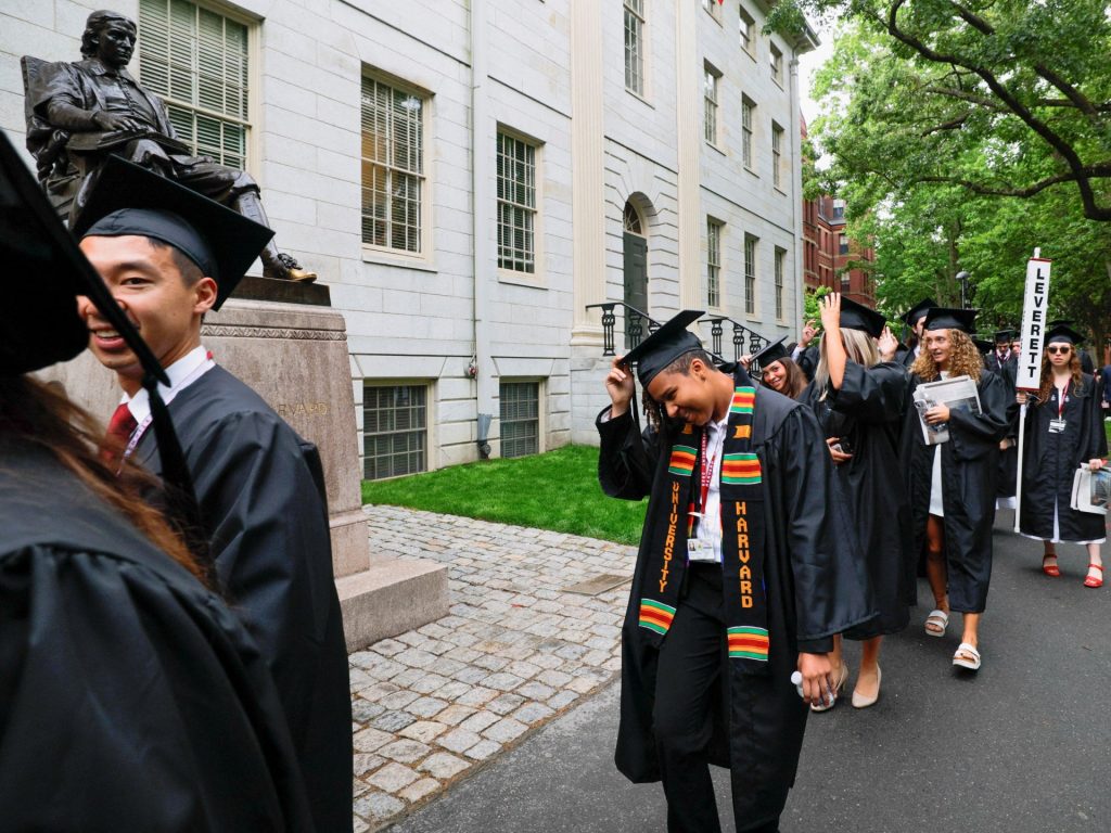 44 مليار دولار و”قوة ناعمة” تخسرهما أميركا لو رحل الطلاب الأجانب