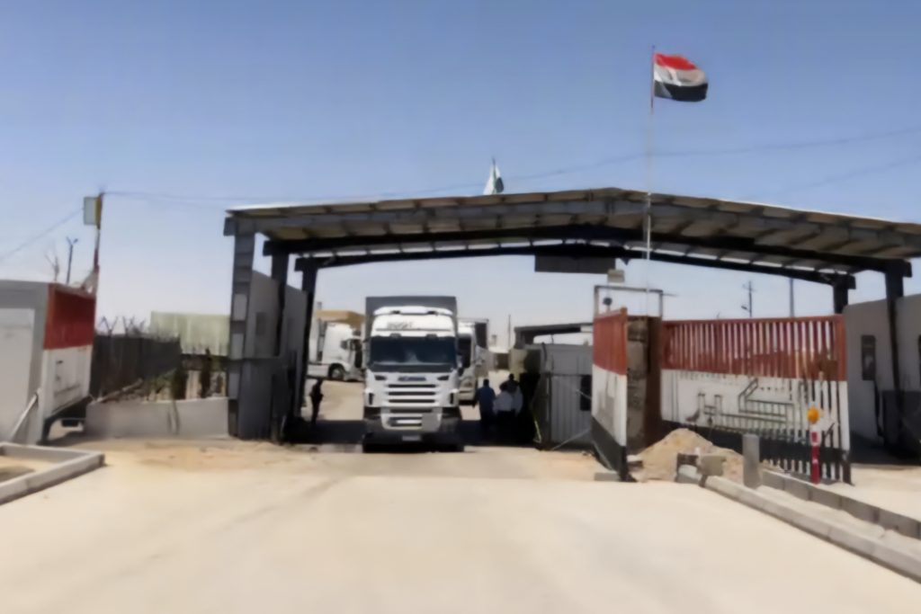 خبراء: فتح معبر “القائم” يدشن لتعاون تجاري جديد بين العراق وسوريا