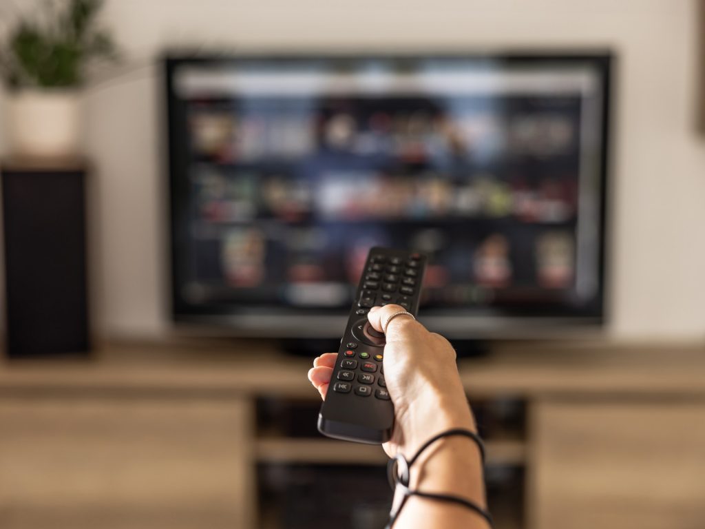 عودة الأدب إلى الشاشة.. موجة جديدة من الأعمال المستوحاة من الروايات