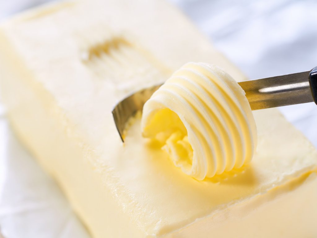 التحذيرات الطبية من أن الزبدة تؤثر على صحة القلب.. ليست دقيقة