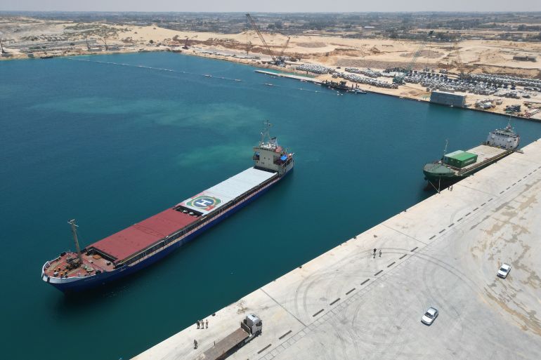 أعمال تطويرية للوصول بعمق ميناء سرت من 9 أمتار إلى 25 مترًا (الجزيرة)