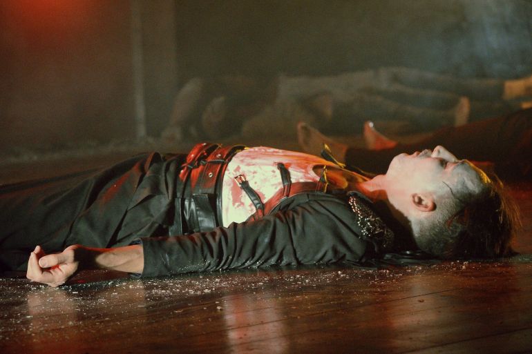 مسرحية أشلاء