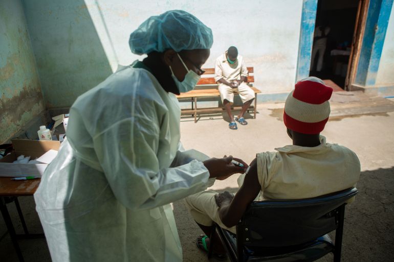 Zimbabwe Rolls Out Covid-19 Vaccines In Prisons After Deadly Outbreak