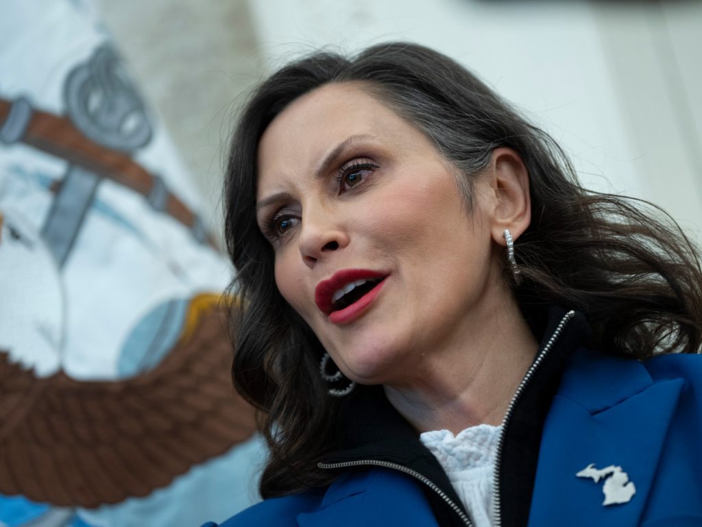 طعن 11 شخصا في متجر بولاية ميشيغن الأميركية