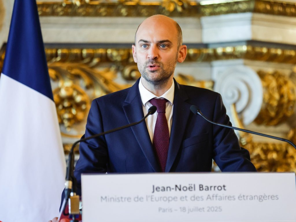 بارو يتوقع تنديدا عربيا بحماس لحشد الاعتراف بالدولة الفلسطينية