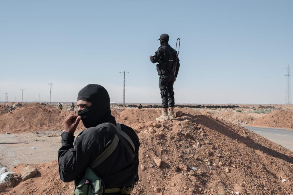 في سوريا ، بدأت القوات الحكومية السورية في دخول سويدا ، في جنوب البلاد