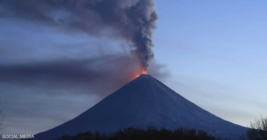 بعد زلزال كامتشاتكا.. فيديو لثوران بركان في أقصى شرق روسيا