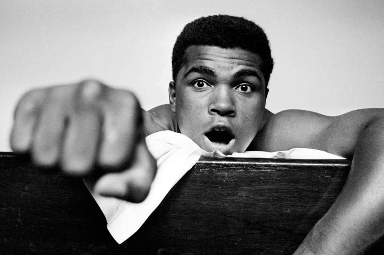 "محمد علي كلاي".. شراسة وسحر وغرور في شخصية أعظم ملاكم في التاريخ المصدر: الجزيرة الوثائقية