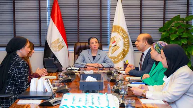 وزيرة البيئة تبحث توسيع انتشار مشروع “قصاقيص” بالمحافظات