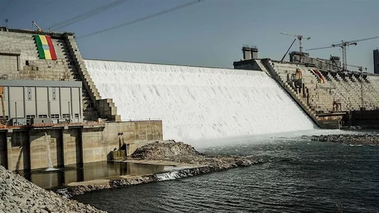سد النهضة.. خبير يكشف عن تراجع منسوب المياه بحوض المفيض