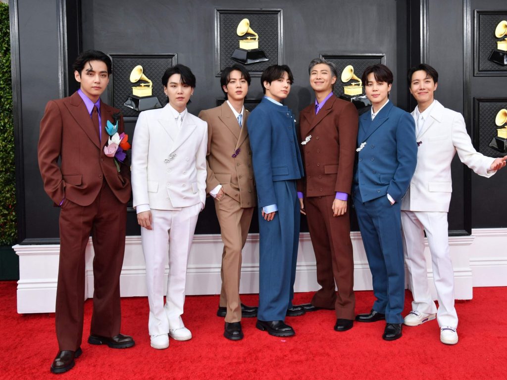 “بي تي إس” تنفي رسميا مشاركتها في ألبوم تكريمي لمايكل جاكسون | فن