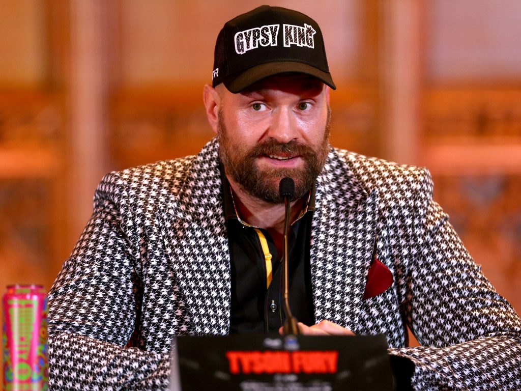 تايسون فيوري يقرر العودة من الاعتزال للثأر من أوسيك ونزال جوشوا