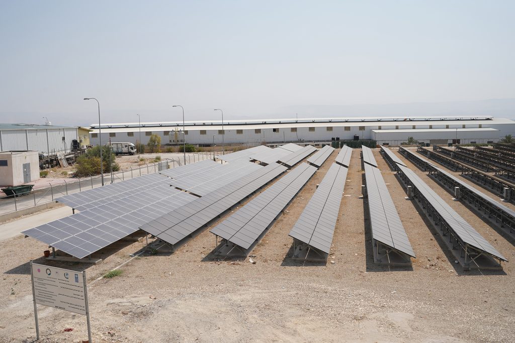 توجه فلسطيني لتوسيع الاعتماد على الطاقة الشمسية كمصدر للكهرباء