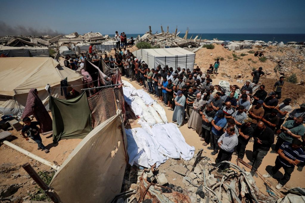 في غزة ، تقارير الدفاع المدني 18 شخصًا قتلوا في تفجيرات الجيش الإسرائيلي الجديد