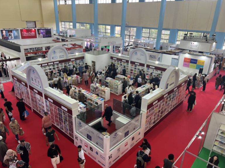 يستقبل معرض الجزائر الدولي للكتاب كل عام حوالي 3 ملايين زائر - المصدر الجزيرة